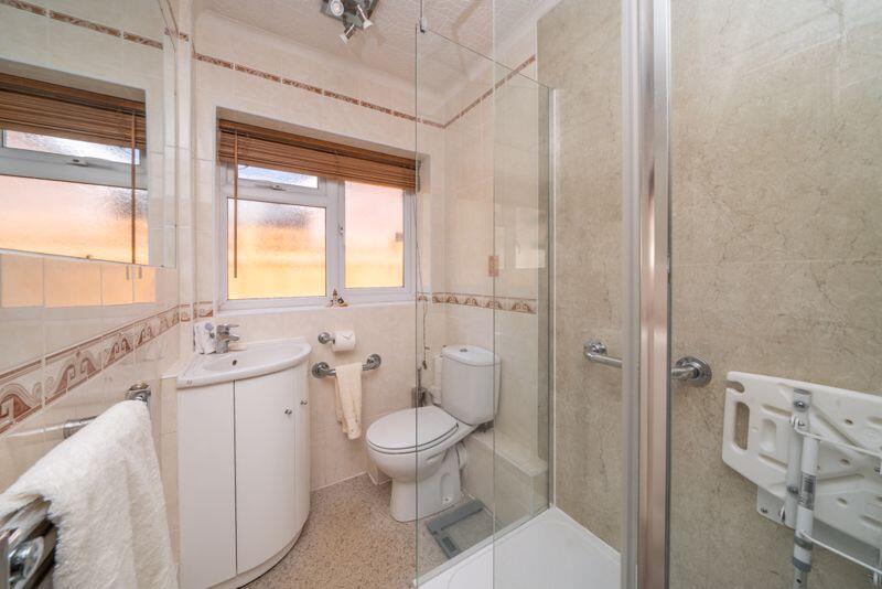 SHOWER ROOM