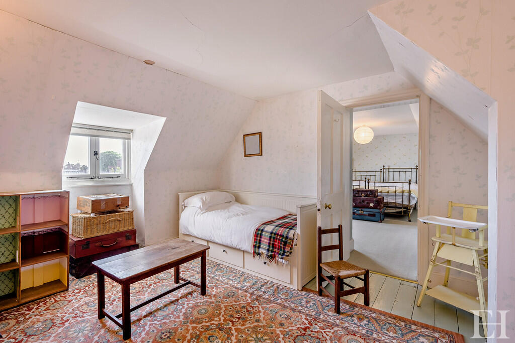 8647635-interiorW...