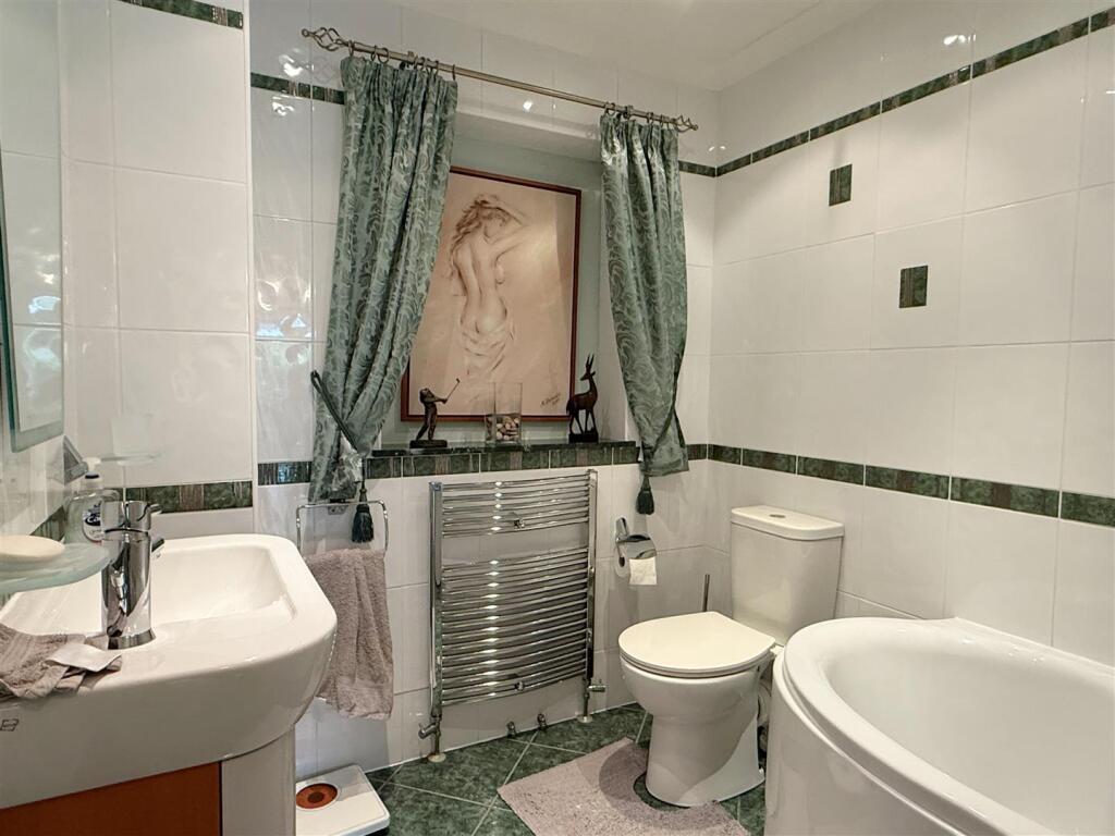 Annex bathroom potential.JPG