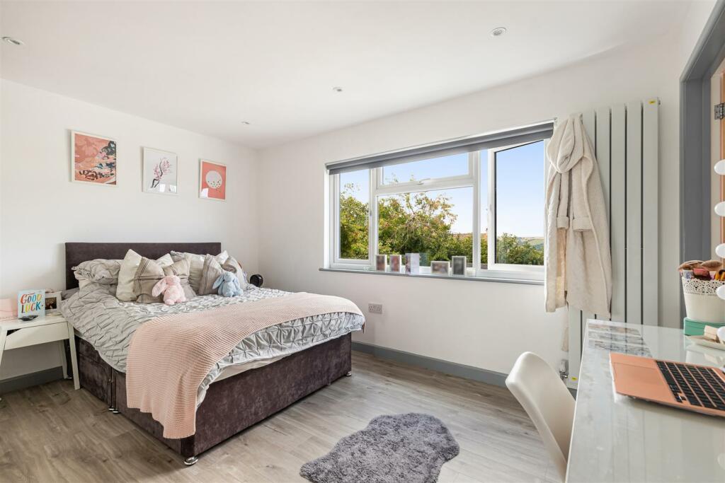 20 Pathfields Bed 2 Dartmouth - 230720.jpg
