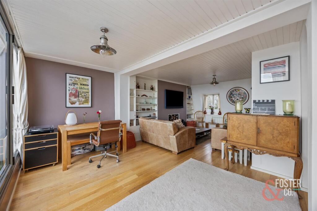 Powis Square, 17, Flat 5-009.jpg