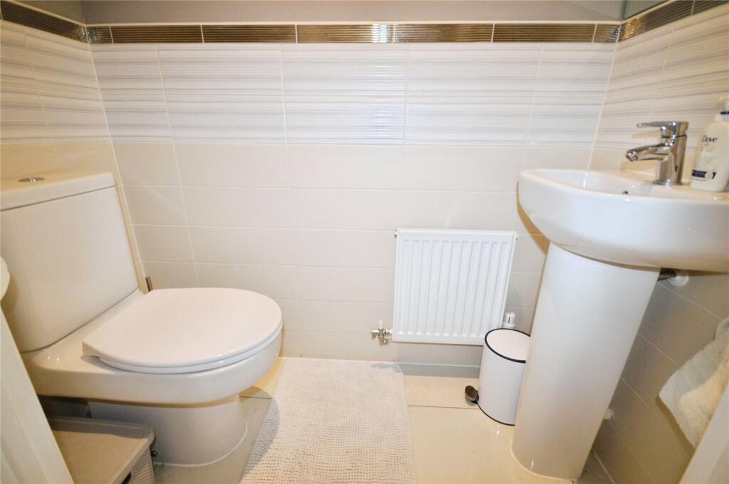 Cloakroom/Wc
