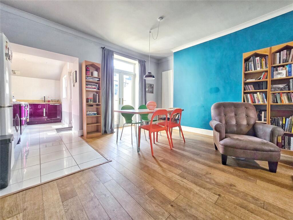 Open Kitchen/ Dining