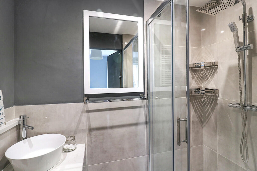Ensuite