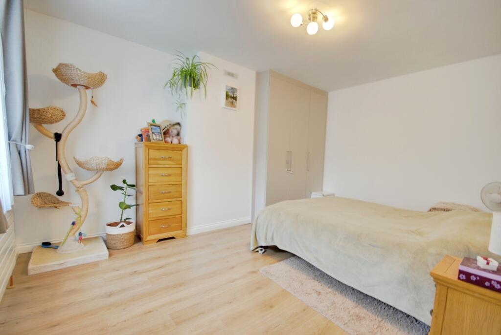 pbox-bedroom-312169.jpg
