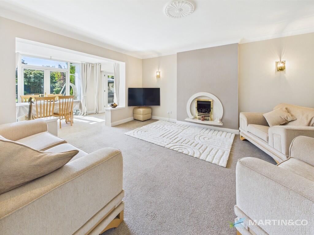 CAM02318G0-PR0438...