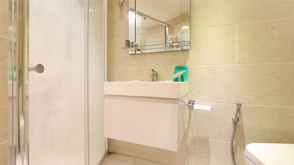 En-Suite Bathroom