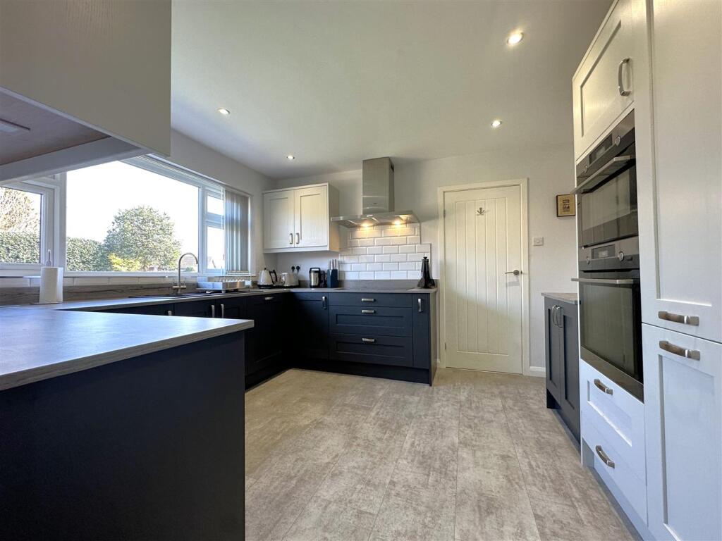 Contemporary Kitchen 489