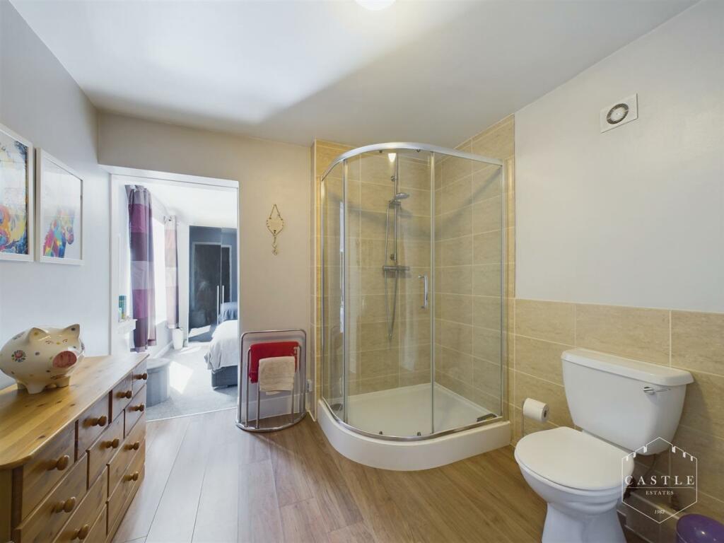 SHOWER ROOM/ENSUITE