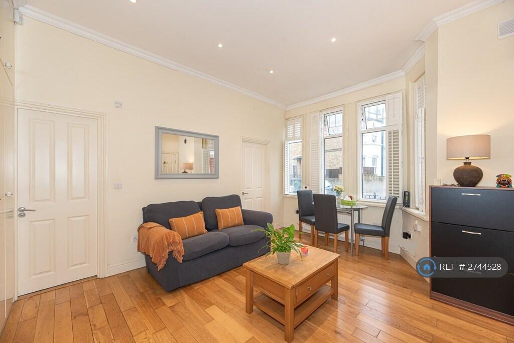 Sitting Room 3