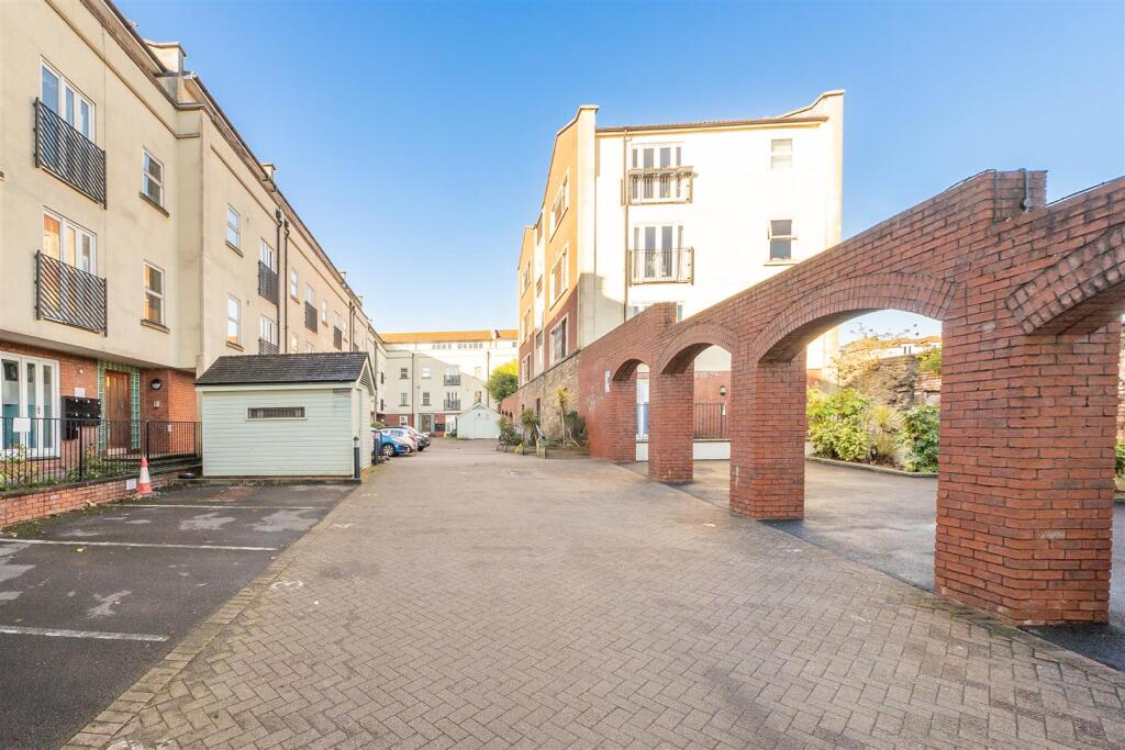 43-Midland-Mews-BS2-0PL-17.jpg