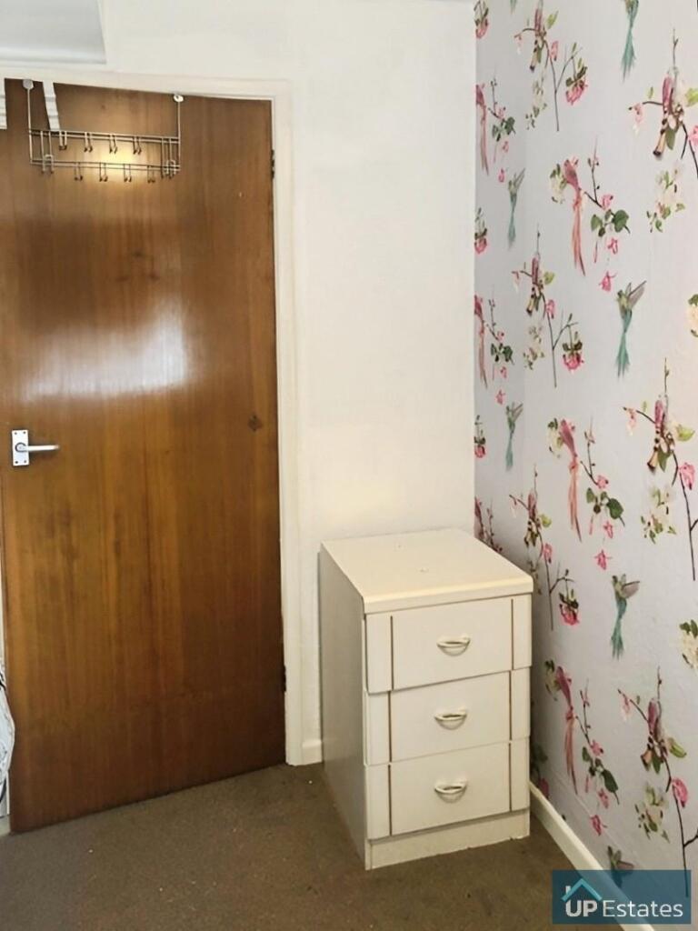 731c438f-bed 205.jpg