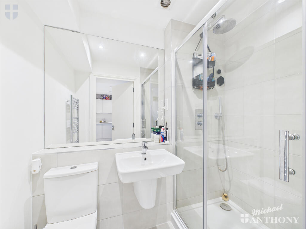 CAM03218G0-PR0660-STILL007