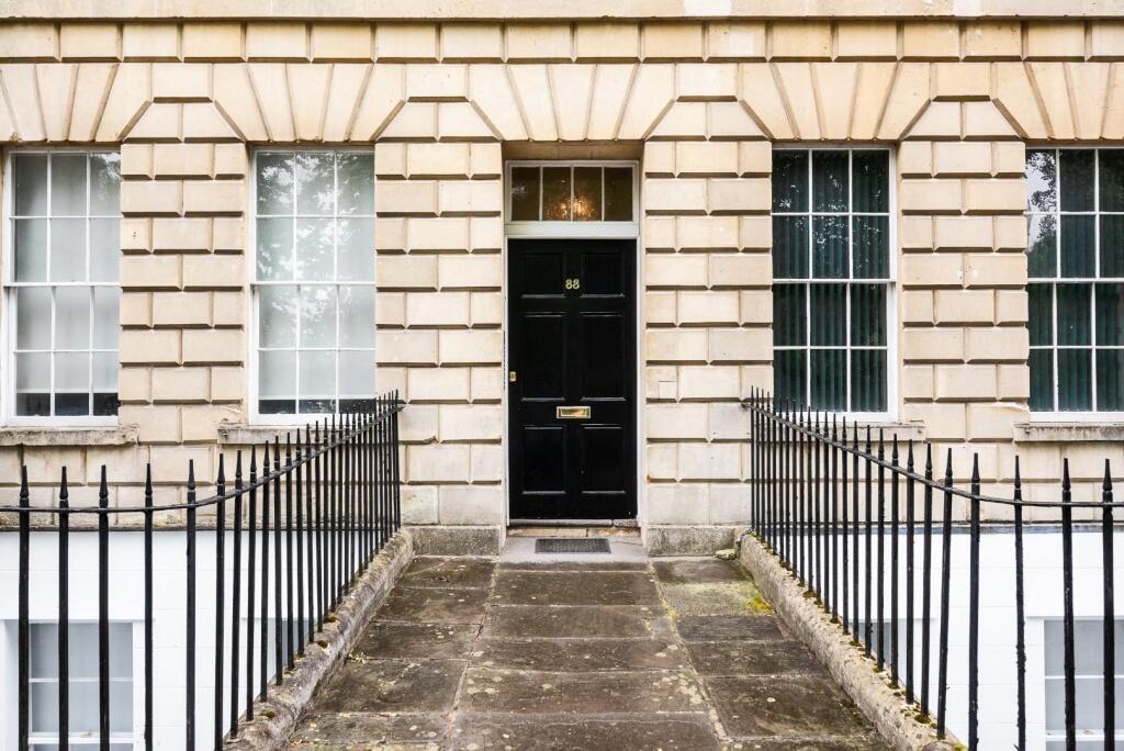 F5, 33 Grosvenor Place, Bath, BA1 6BA-3.jpg