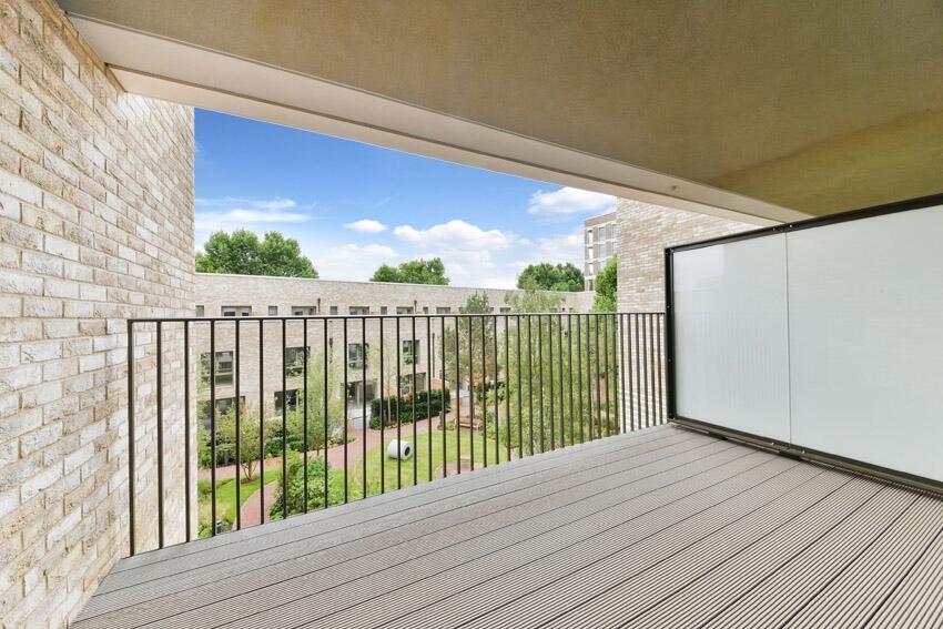 Elephant Park, Eleph