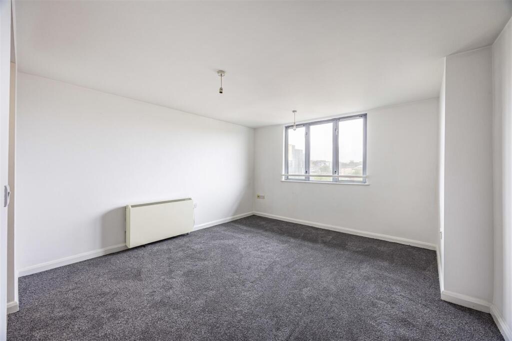 Flat606SheridanCourt-7.jpg