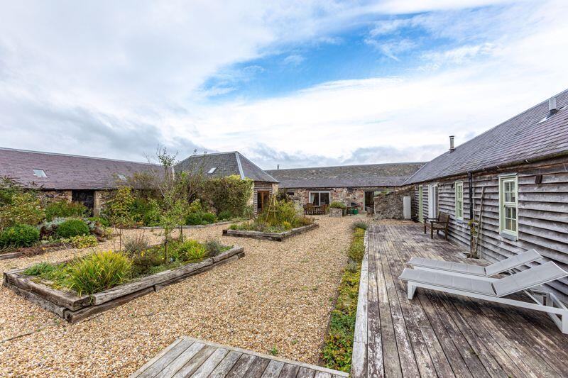 Decking &amp; Courtyard Garden