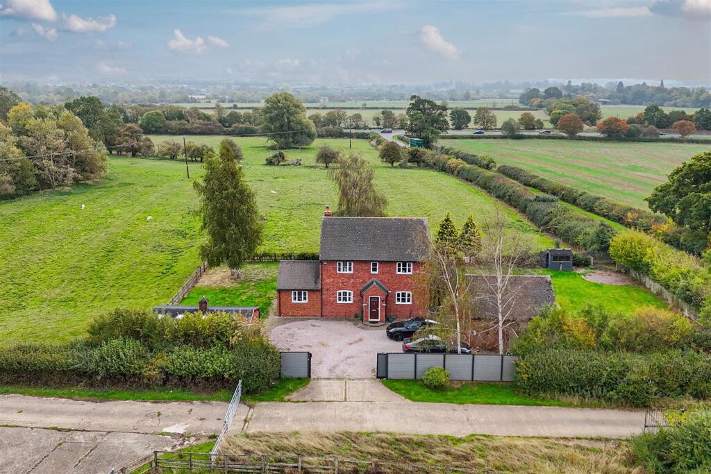 Chantry Farmhouse, Old Stratford, Drone (1) cr.jpg
