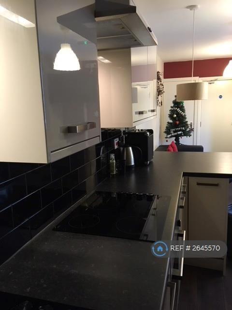 Fully Fitted Kitchen