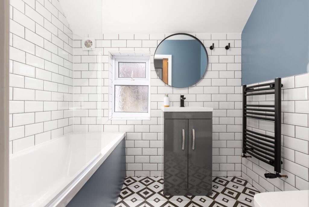 199 Luckwell Road, BS3-7.jpg