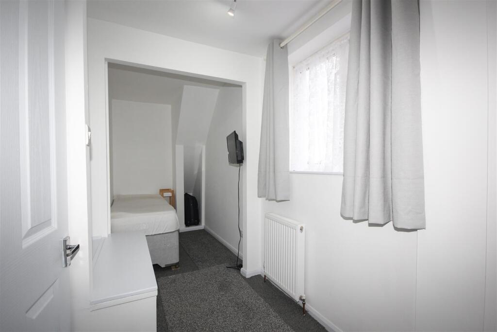 Bedroom Three EV.jpg