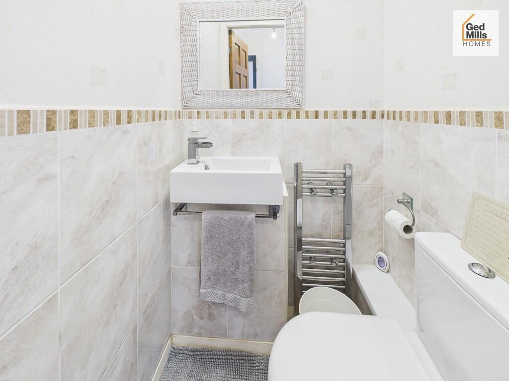 CAM04261G0-PR0095...