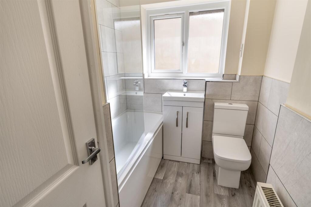 DSC_3252-Edit_bathroom.JPG