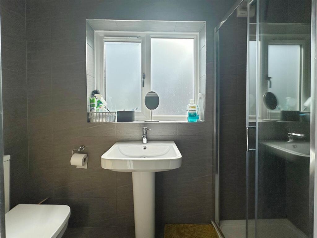 f891d06c--4694-B0F5-C21F6E660106-97422-00001F0AA2B