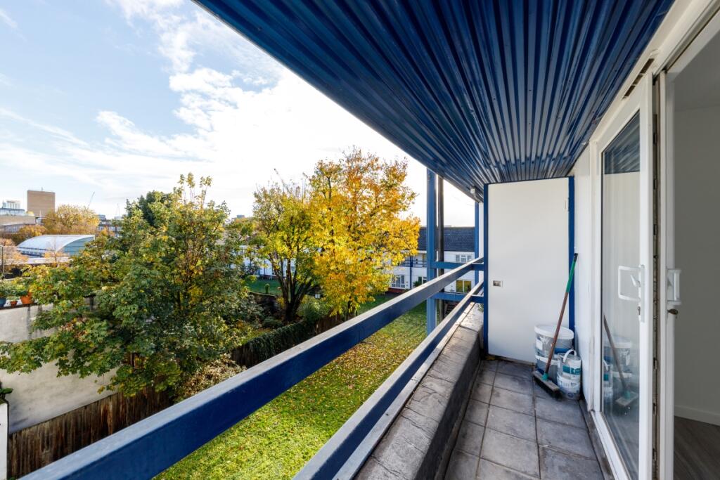 Jamaica Road F122...