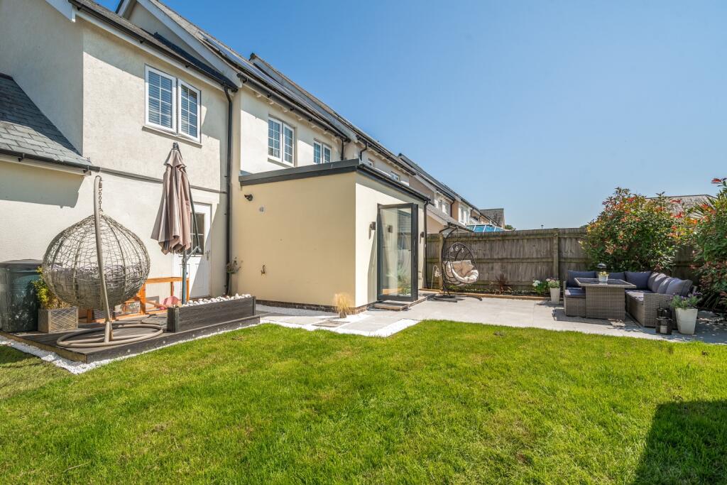 1313199-5-6852cd27386c9