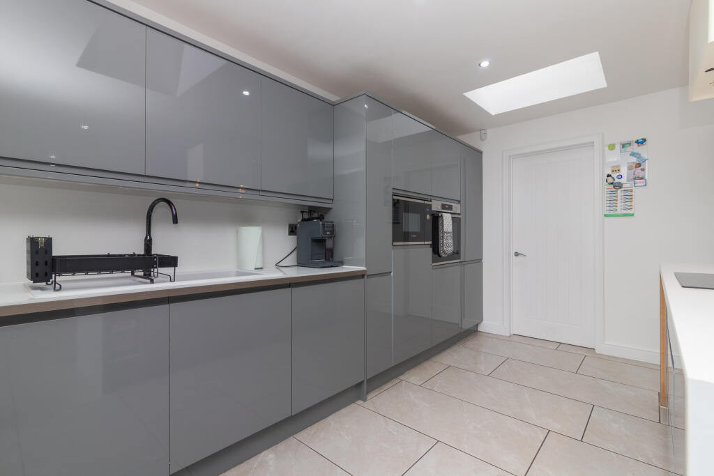 41 Kinpurnie Road, Paisley, PA1 2HG-12