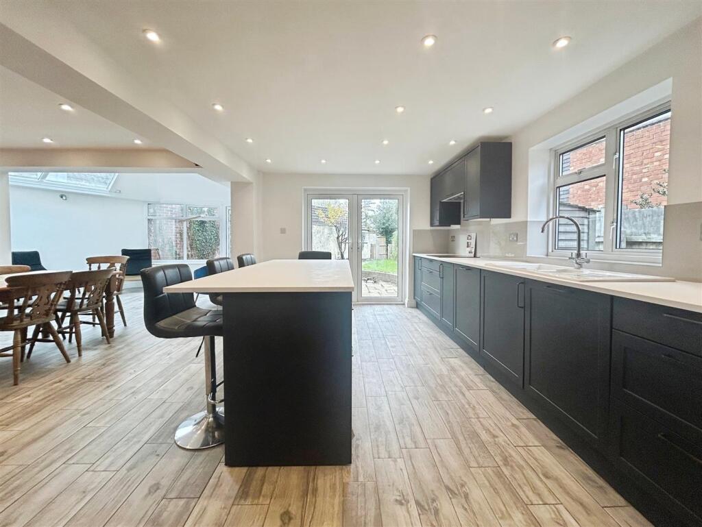 6973387e-3-4A7E-8F9B-7A1B42B51D66-4210-000002D6E4F