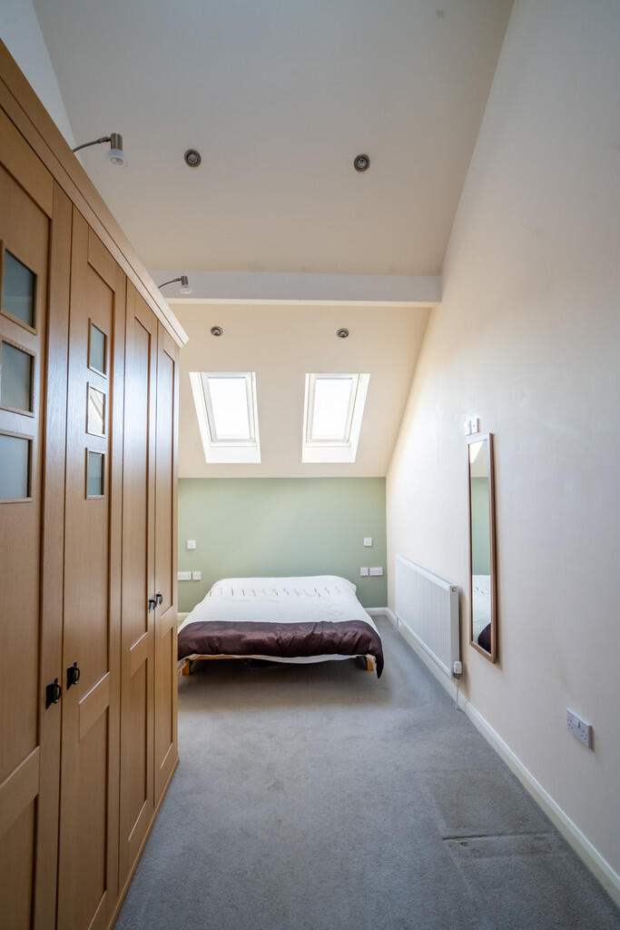 dorrington close_...