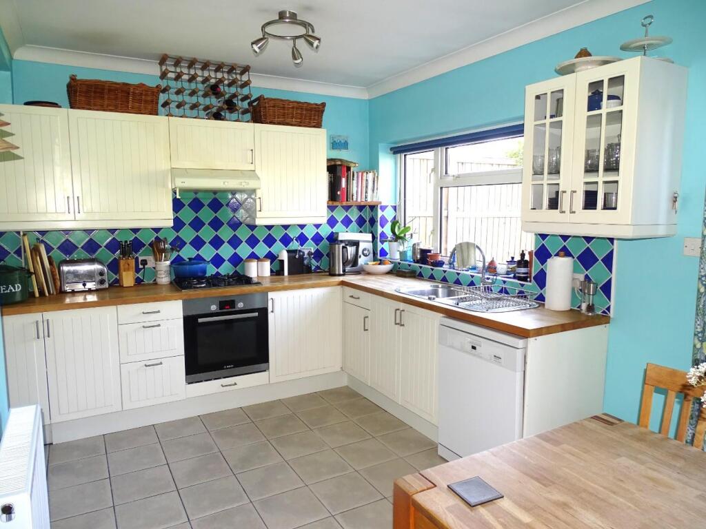 KITCHEN BREAKFAST ROOM