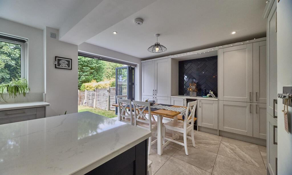 8 Borrowdale Close ES 6.jpg