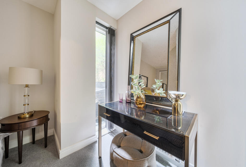 1354964-6-68cab40...