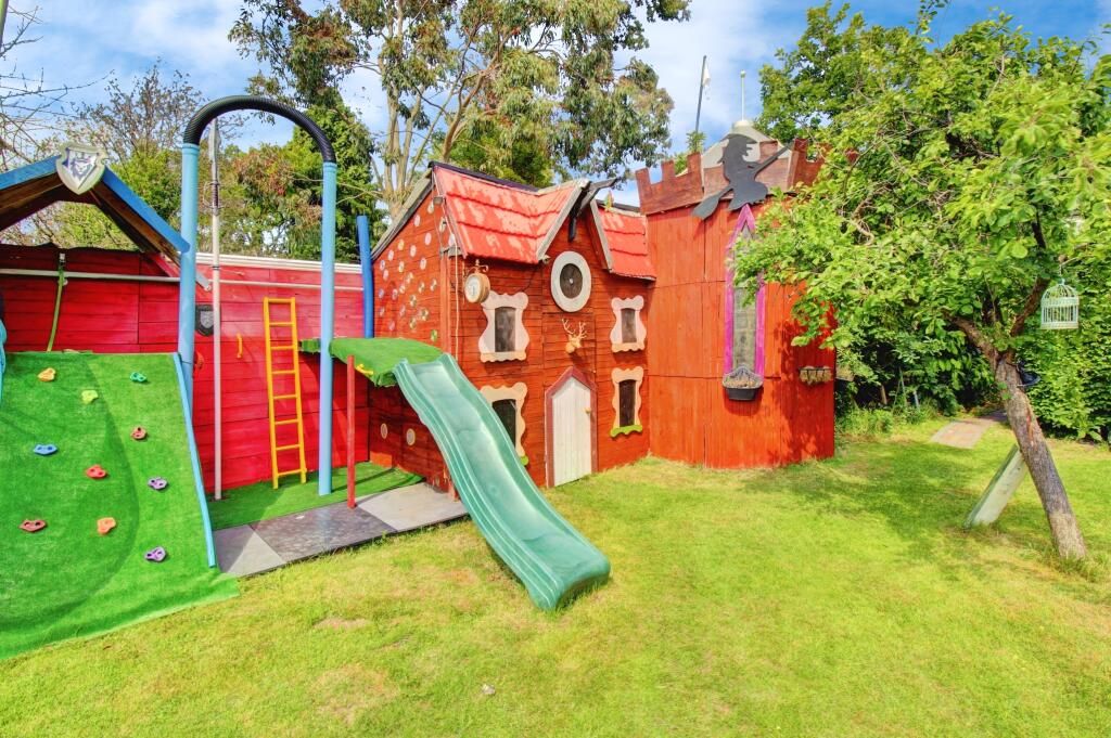 33 - Children's Play Area