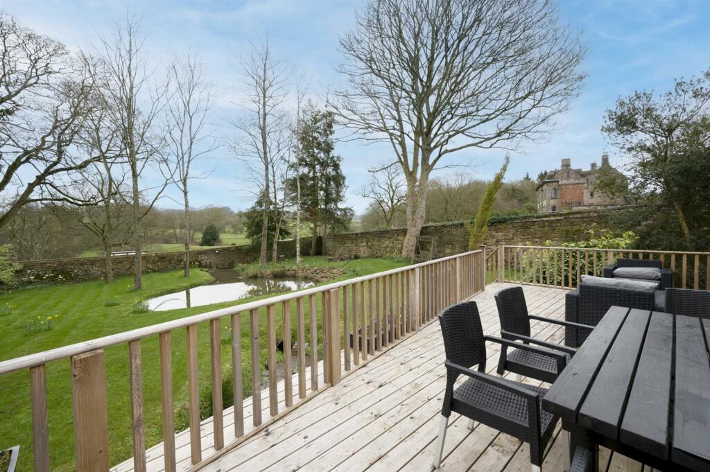 Elevated decking - view towards countryside and Le