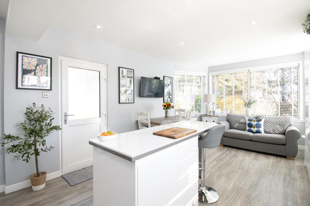 Open Plan Family Dining Kitchen