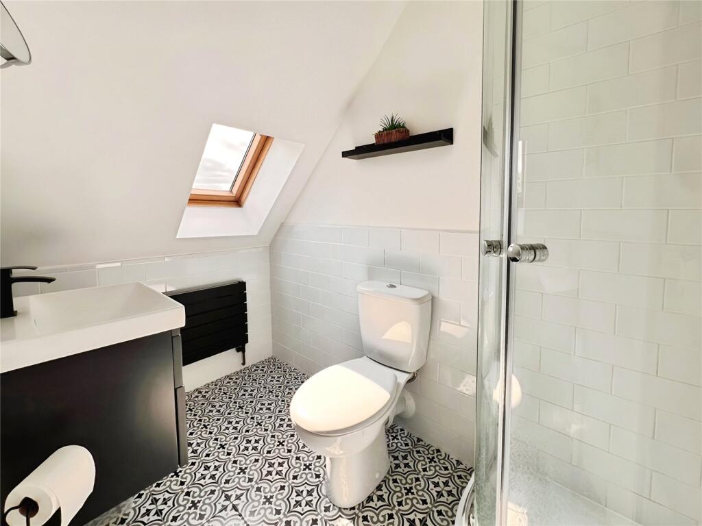 En Suite Shower Wc