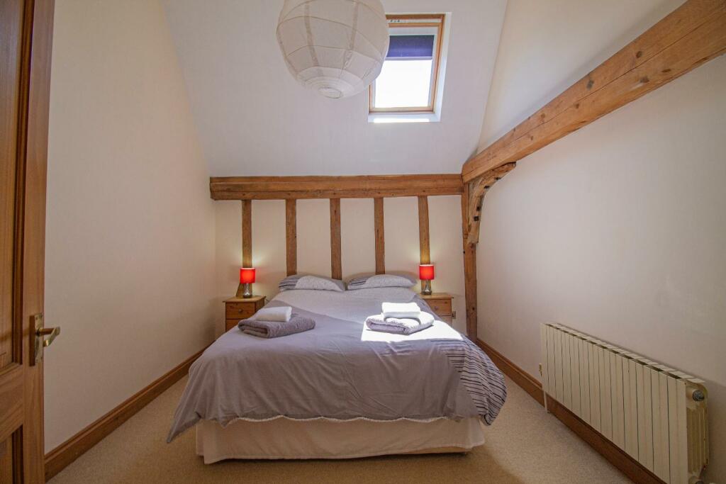 2 Clamp Farm Barns [Bedroom 3].jpg