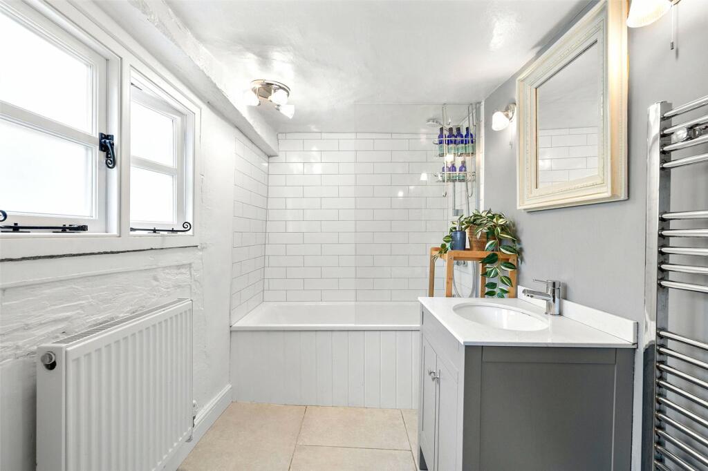 2 Bathrooms