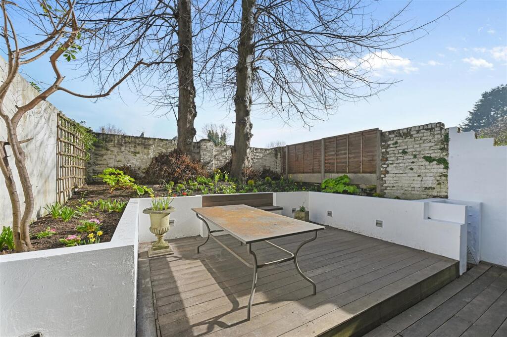 Sinclair Road - Garden