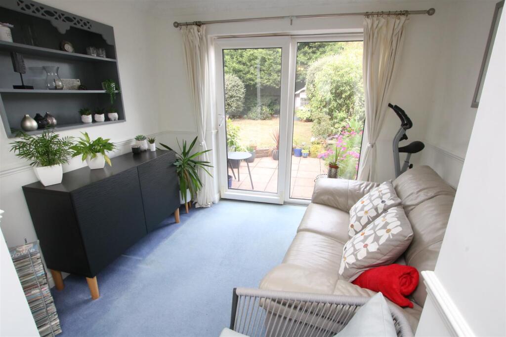 OPEN PLAN LIVING/ DINING / KITCHEN