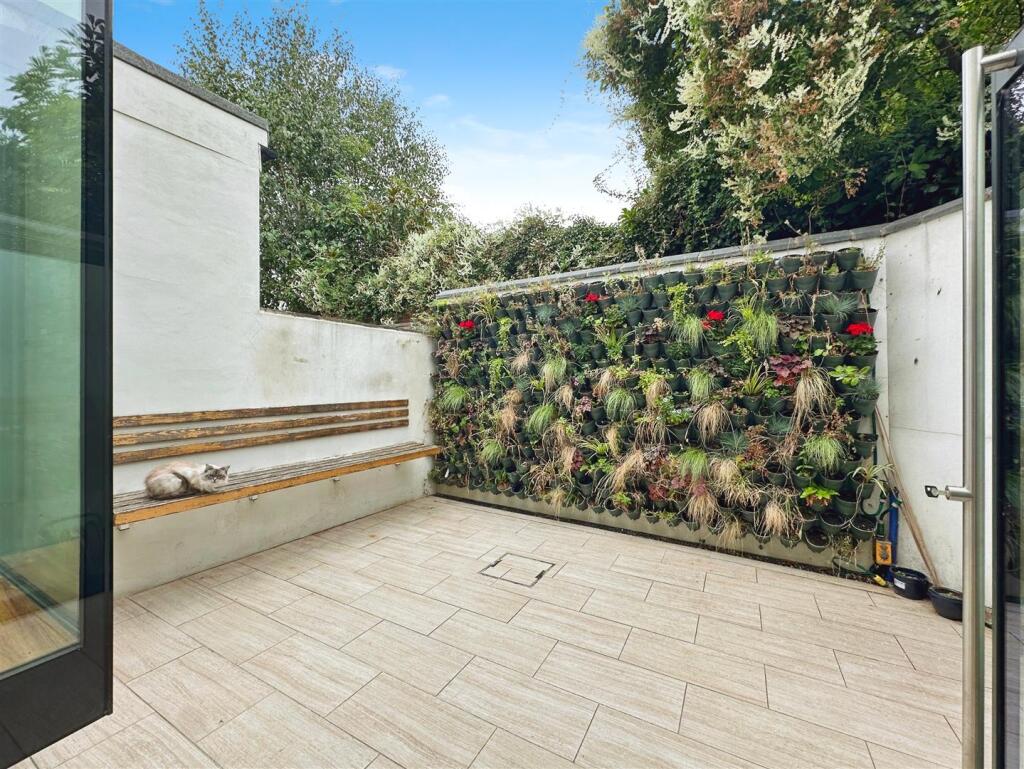 263c5f5c-D-4672-8DB0-3D9516348461-6201-0000019F8CF