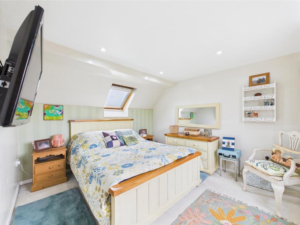 Bedroom: