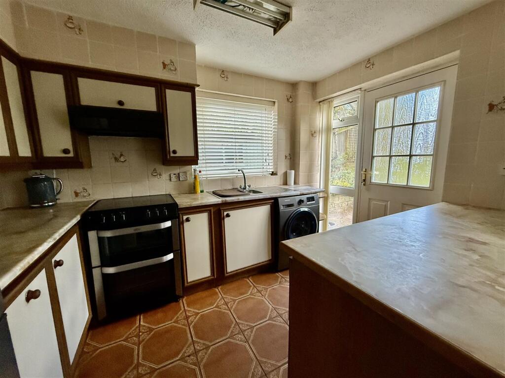 KITCHEN &amp; DINING ROOM