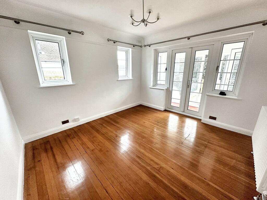 Dining Room / Bedroom 4