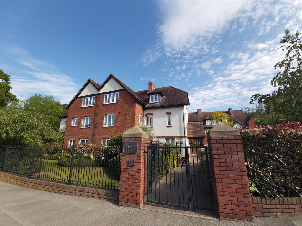 Holme Oaks Court