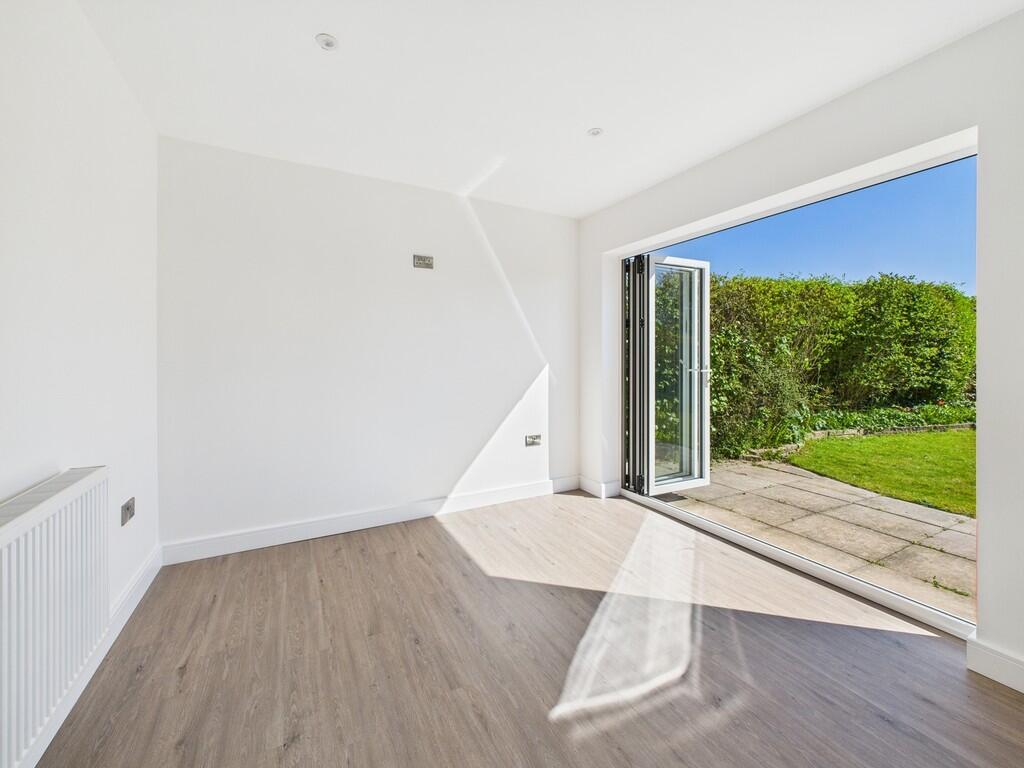 CAM02854G0-PR0364...